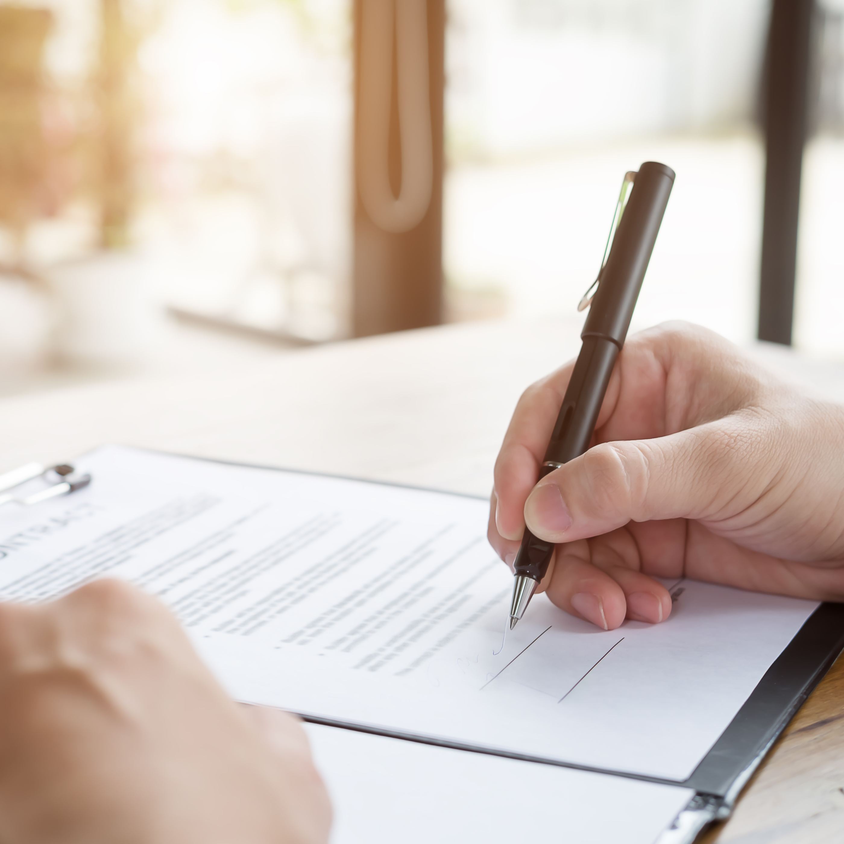 Les contrats et les relations de travail : ce qu’il faut retenir