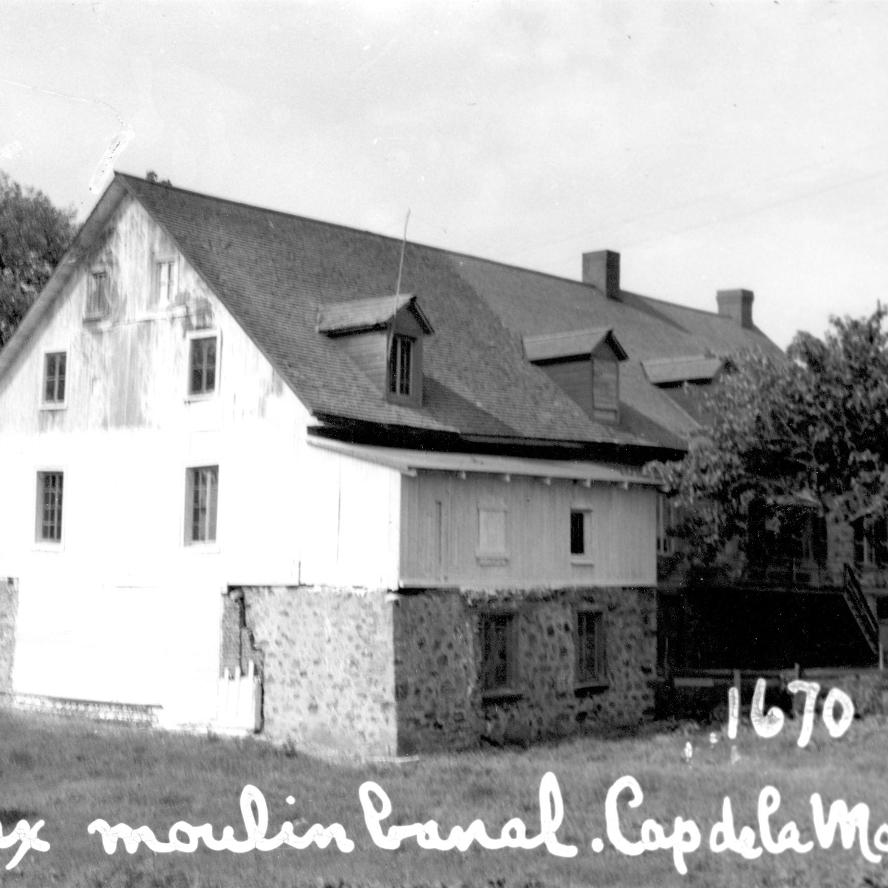 La pierre angulaire d’une collectivité - 06 - Le moulin